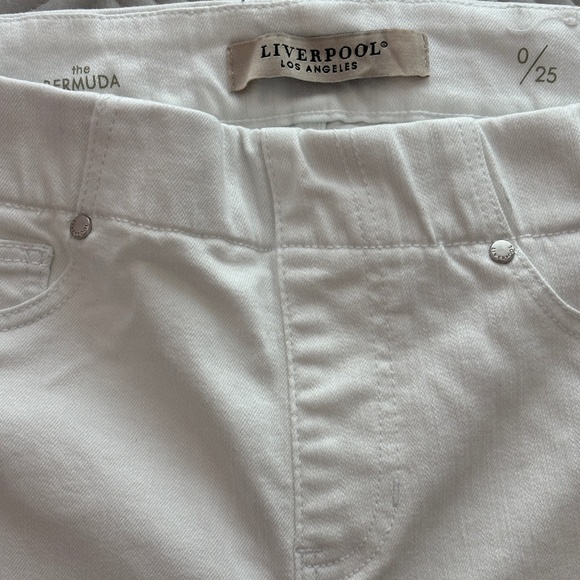Liverpool Los Angeles "Chloe" Pull-on Bermuda Shorts - White Size 0/25 - Picture 8 of 11